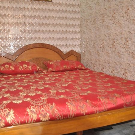 Hotel Pari Dzsálandhár Kültér fotó